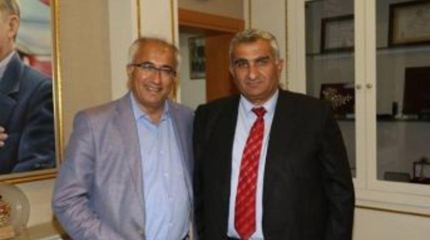 Başkan Mustafa G&uuml;ler&rsquo;e &Ouml;vg&uuml;