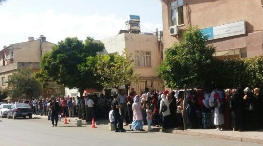 Siirt&rsquo;te Ge&ccedil;ici İş İzdihamı