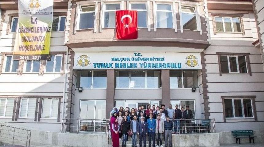 Yunak Meslek Y&uuml;ksek Okulu Eğitim &Ouml;ğretime Başladı