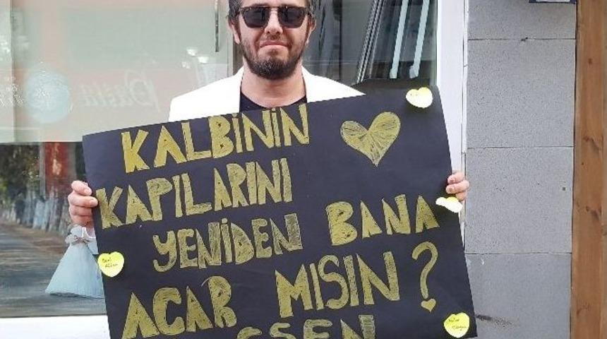 (&ouml;zel Haber) Eşi Evi Terk Edince İş Yerinin &Ouml;n&uuml;nde Saatlerce Affedilmek İ&ccedil;in Bekledi