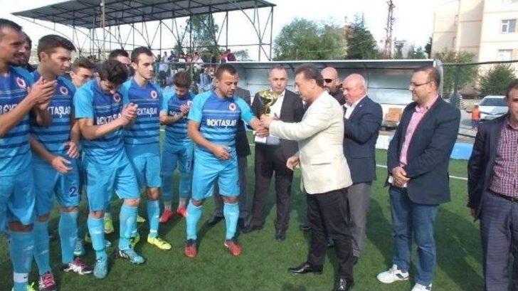 Şampiyonlara Kupaları Verildi G3