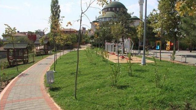 Çayırova Aşık Mahzuni Şerif Parkı Modern Bir Hale Getirildi