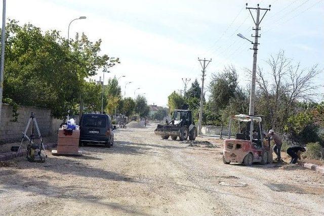 Meram Belediyesi Yol Düzenleme Ve Alt Yapı Çalışmalarına Devam Ediyor