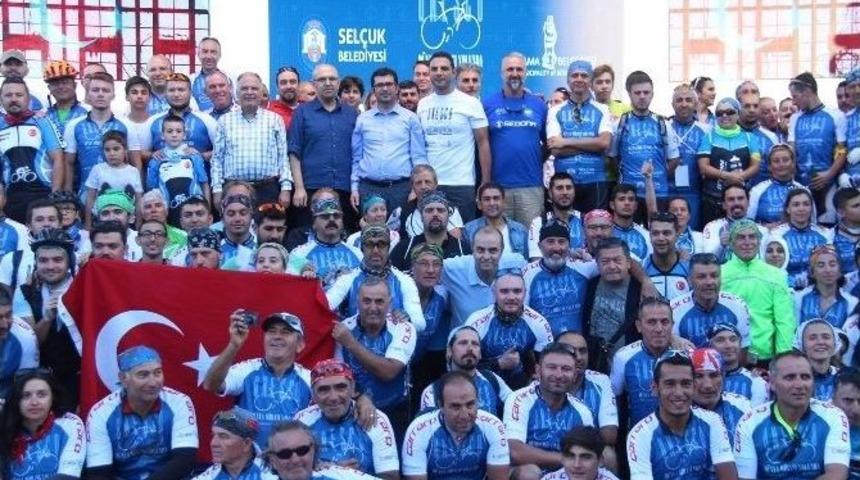 Unesco D&uuml;nya Mirası Yolunda Bisikletliler Bergama&rsquo;ya Ulaştı