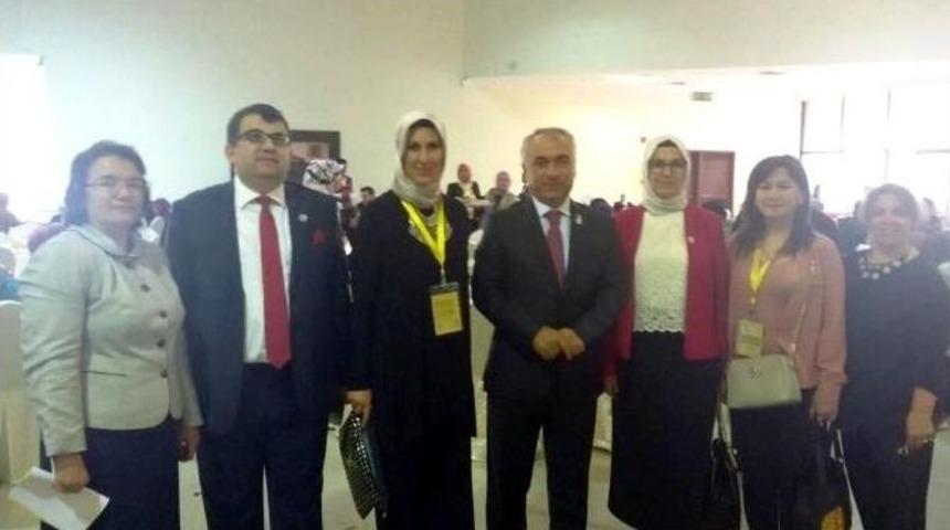 D&uuml;zce Belediyesi M&uuml;sl&uuml;man Kadınlar Zirvesinde