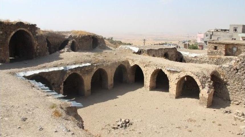 Mor Kiryakus Manastırı Restore Edilmeyi Bekliyor