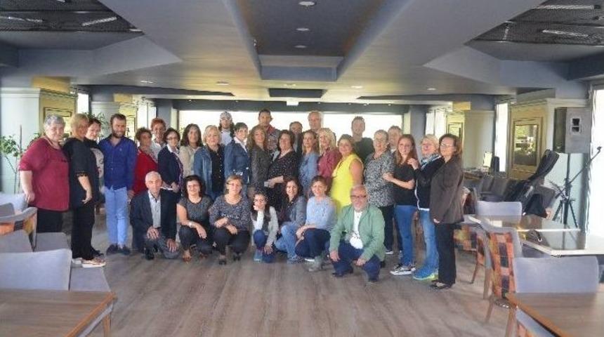 Sanat Ve M&uuml;zik Eşliğinde Kahvaltı