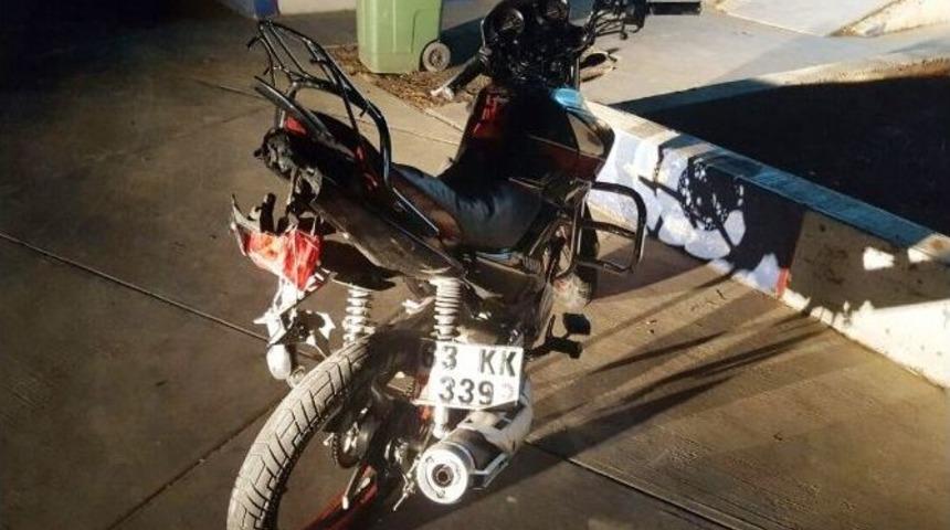 Motosiklet Devrildi: 2 Yaralı