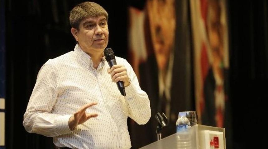 Antalya B&uuml;y&uuml;kşehir Belediye Başkanı Menderes T&uuml;rel:
