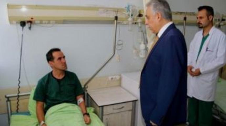 Vali Toprak Yaralı Askerleri Ziyaret Etti