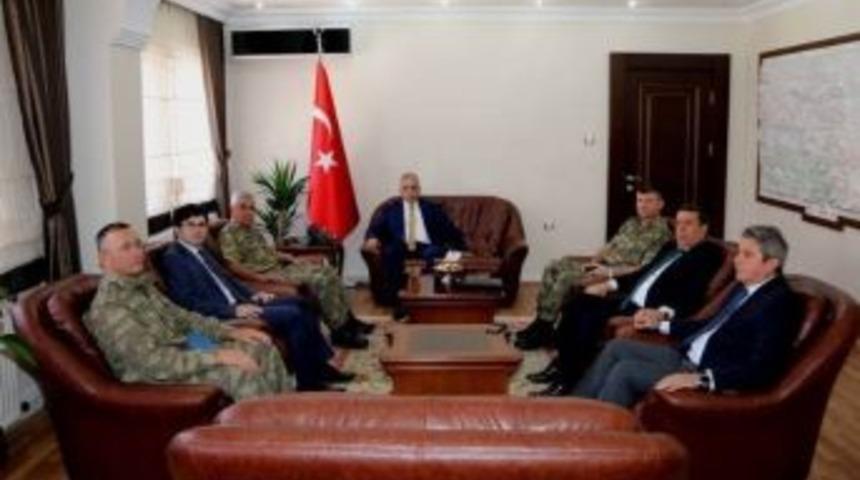 Korgeneral &Ccedil;etin&rsquo;den Vali Toprak&rsquo;a Ziyaret