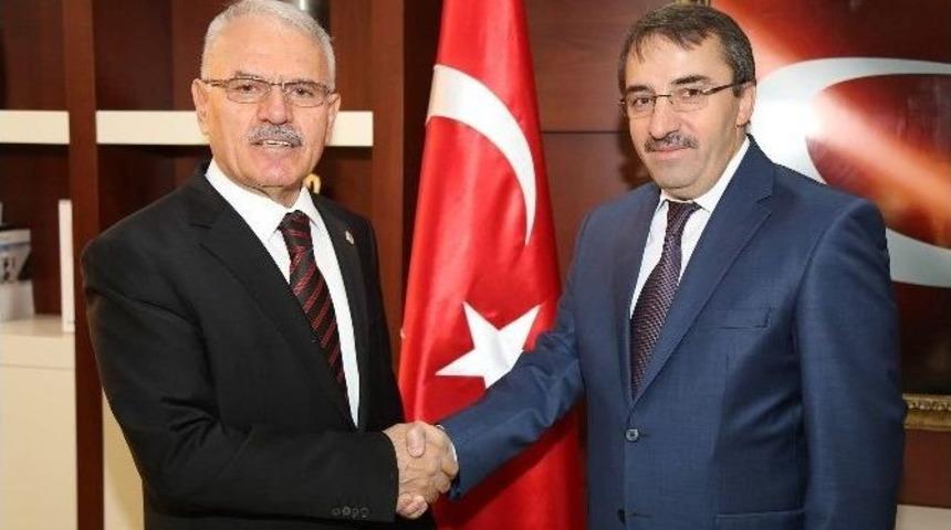 Bozok &Uuml;niversitesi Tıp Fak&uuml;ltesi Dekanı Prof. Dr. Ataseven G&ouml;revine Başladı