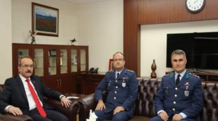 Komutanlardan Vali Yavuz&rsquo;a Ziyaret