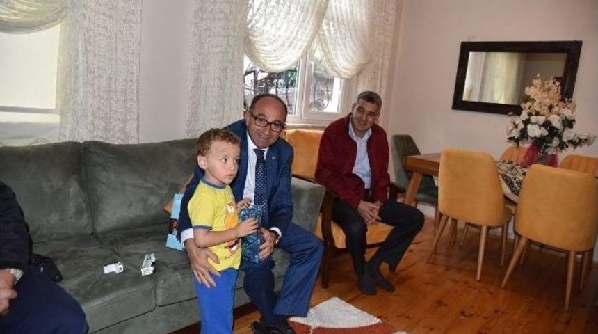 Başkan &Uuml;z&uuml;lmez, Hasta Hemşehrilerini Ziyaret Etti