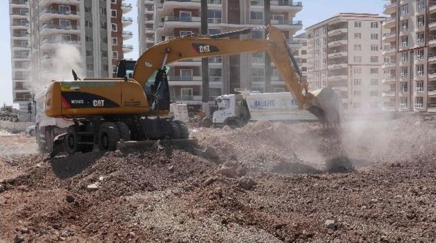 Haliliye Belediyesi, Karşıyaka Mahallesi&rsquo;nde Yeni Yollar A&ccedil;ıyor