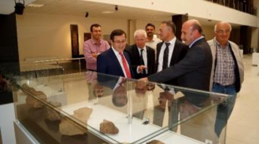 Rekt&ouml;r Kızılay Meslek Y&uuml;ksekokulunu Gezdi