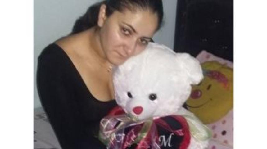 Merdivenden D&uuml;şen G&uuml;rc&uuml; Garson &Ouml;ld&uuml;