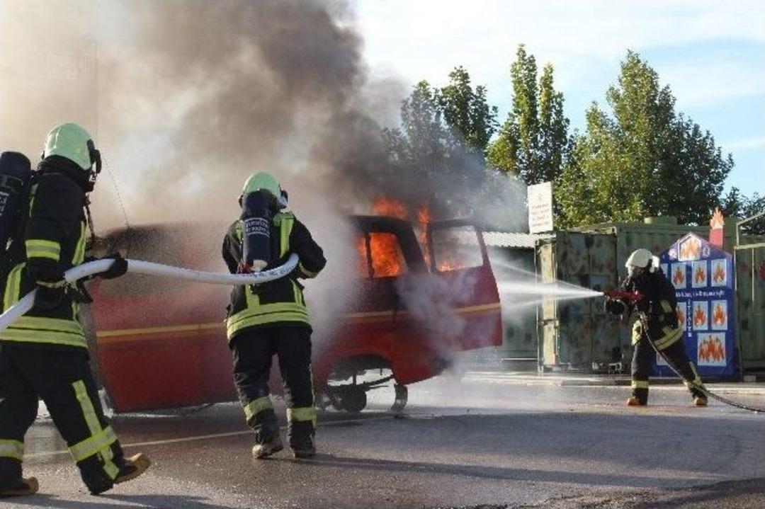 İtfaiyeden Ger&ccedil;eği Aratmayan Kaza Ve Yangın Tatbikatı
