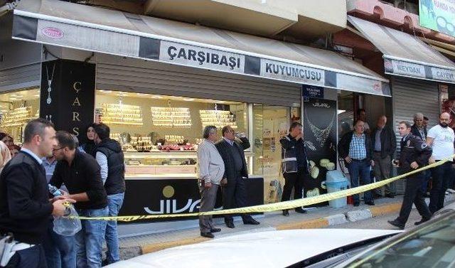 Döner Bıçağıyla Kuyumcuyu Soymaya Kalkıştı