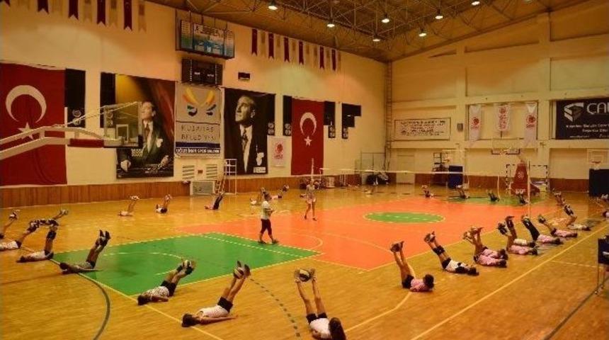 Kuşadası&rsquo;nda Kış Spor Okulları Başlıyor