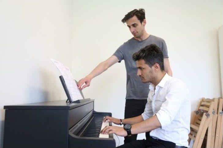 Zeygem’den Gençlere Büyük Destek G1