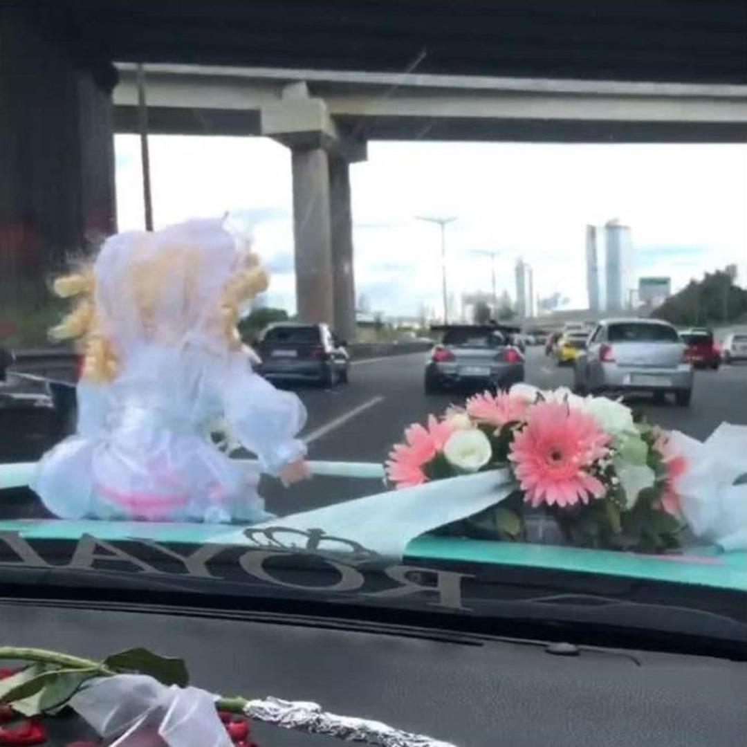 (&ouml;zel Haber) Tem Otoyolunu Kapatıp Gelin Arabasıyla Drift Yaptılar