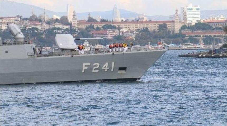 (&ouml;zel Haber) Emin&ouml;n&uuml;&rsquo;ne Demir Atan Savaş Gemisine Yoğun İlgi