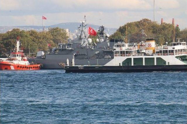 (özel Haber) Eminönü’ne Demir Atan Savaş Gemisine Yoğun İlgi