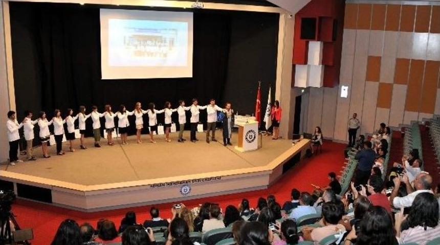 Genç Diş Hekimleri Önlüklerini Törenle Giydi