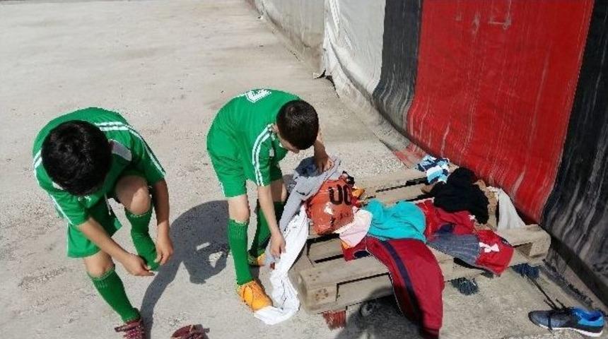 Soma Zaferspor&rsquo;a Konteyner Desteği