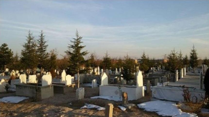 &Ccedil;at Kasabasında Mezarlık Genişletildi