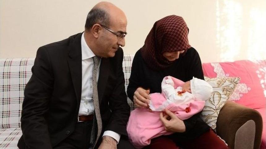 Darbe Şehidi Polisin Bebeği D&uuml;nyaya Geldi