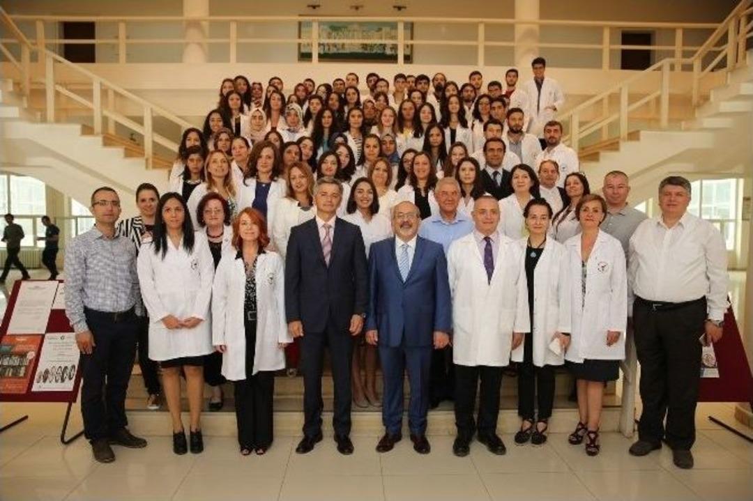 &Ccedil;&uuml; Eczacılık Fak&uuml;ltesi İlk &Ouml;ğrencilerine Kavuştu