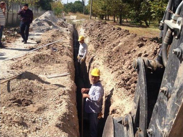 Akhisar’ın Atatürk Mahallesine Ek Kanalizasyon Hattı Yapılıyor