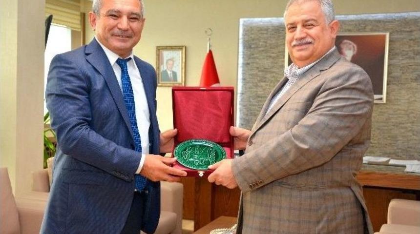 Rekt&ouml;r Şeker&rsquo;den &Uuml;niversitelere Ziyaret