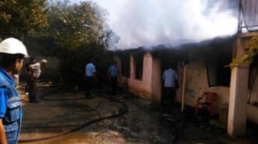 Boş Ev Yangında Kullanılamaz Hale Geldi