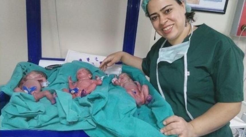 İşsiz Babanın &Uuml;&ccedil;&uuml;z Bebeği Oldu