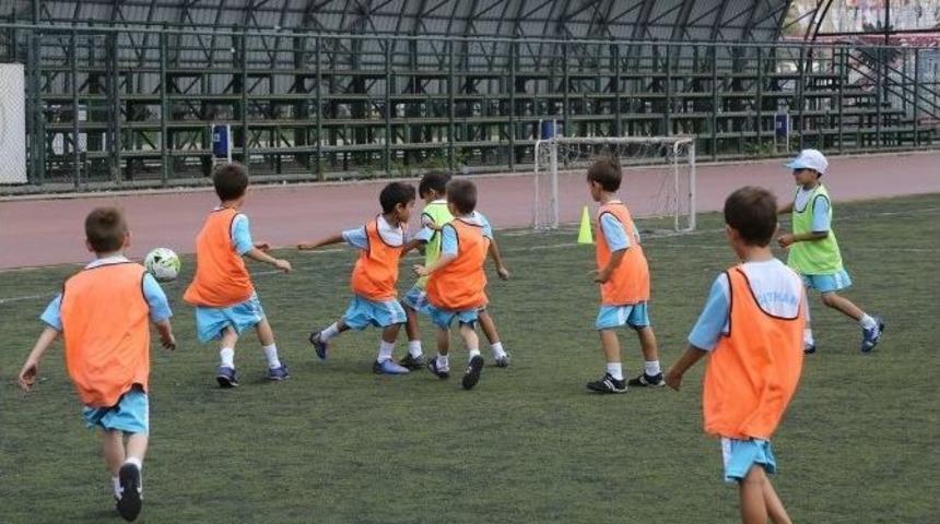 Kağıthane&rsquo;de &Uuml;cretsiz Spor Okulları Kayıtları Başladı