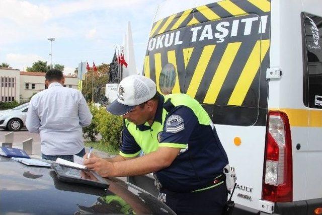 Öğrenci Servisleri Denetleniyor