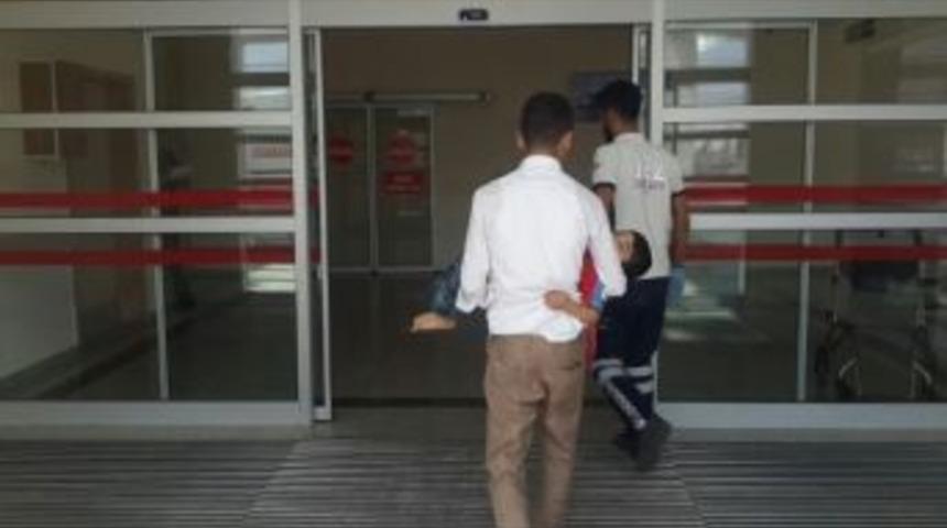 Terastan Düşen Çocuk Yaralandı