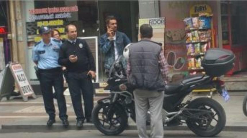 Yaya Ge&ccedil;idini Kullanan Abla Kardeşe Midib&uuml;s &Ccedil;arptı