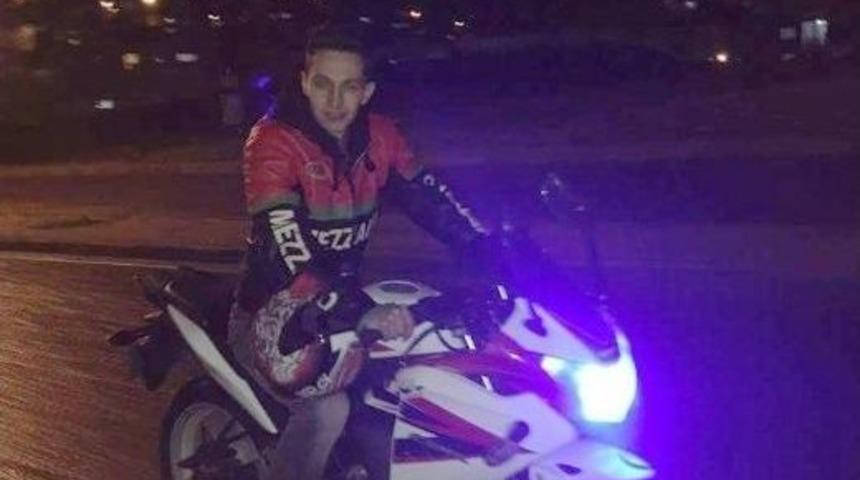 Motosiklet Tutkunu Gen&ccedil; Kazada &Ouml;ld&uuml;