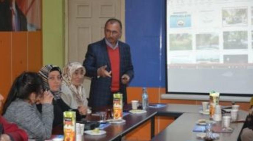 Başkan Köksoy, Ak Kadınlara Çalışmalarını Anlattı