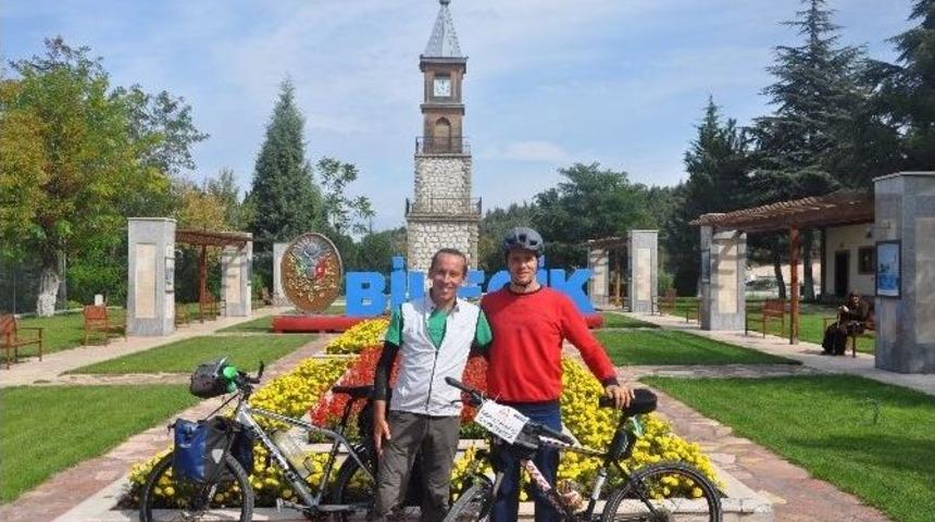 40 G&uuml;nde Bisikletle 3 Bin 500 Kilometre Yol Alan Seyyah Bilecik&rsquo;te Mola Verdi