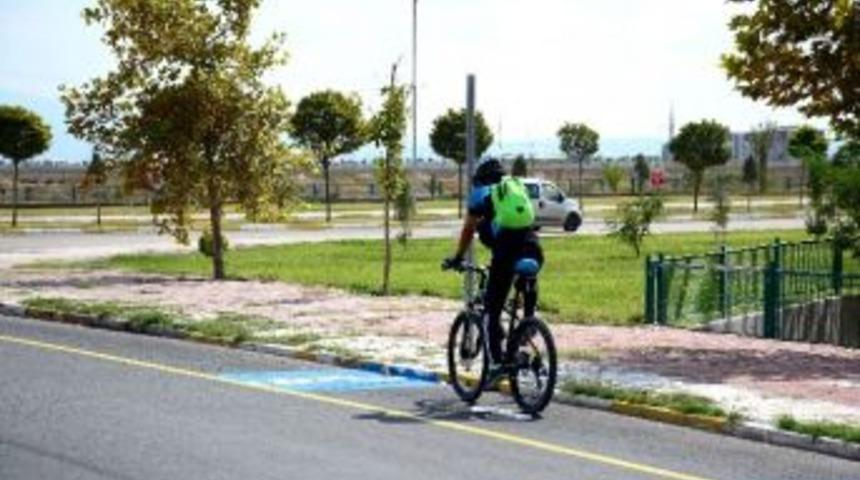 Asfaltı Biten &Uuml;niversite Yoluna Bisiklet Yolu &Ccedil;alışması Yapıldı