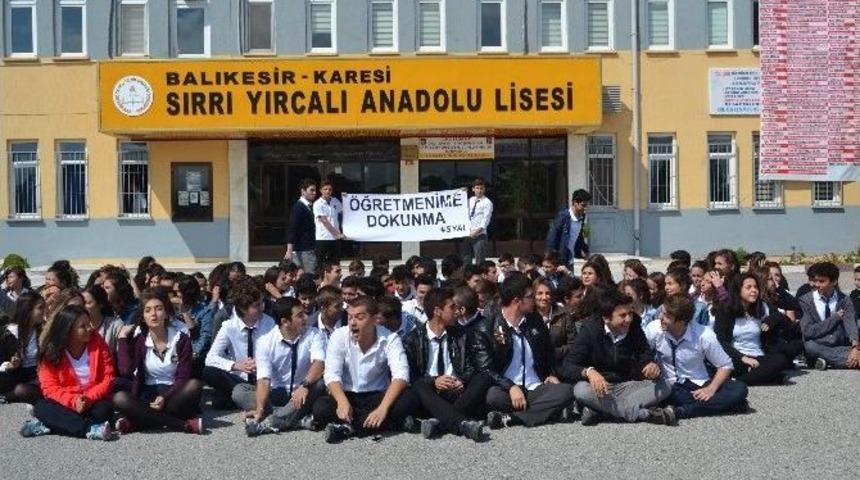 &Ouml;ğrencilerden &Ouml;ğretmen İsyanı