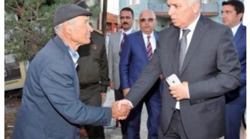 Vali Yıldırım Şehit Piyade Uzman &Ccedil;avuş Mehmet Esen&rsquo;in Mevlit Programına Katıldı