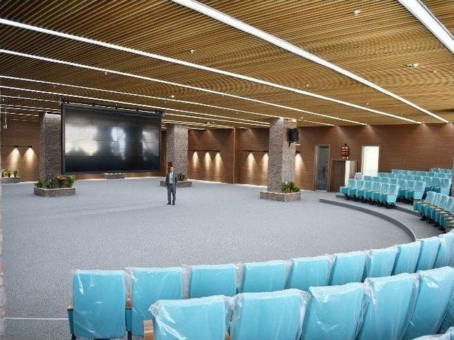 Bu Merkezin T&uuml;rkiye&rsquo;de Başka Bir &Ouml;rneği Yok 2