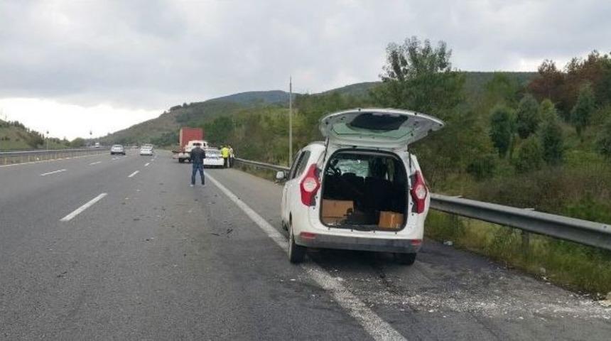 D&uuml;zce Tem Otoyolu&rsquo;nda Kaza: 1 Yaralı