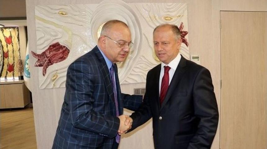 Başkan Erg&uuml;n&rsquo;e Taziye Ziyaretleri S&uuml;r&uuml;yor